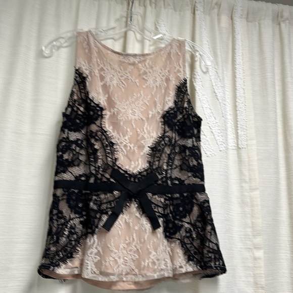Loft size 2 Nude/black lace overlay sleeves top with ribbon waist - Picture 2 of 2